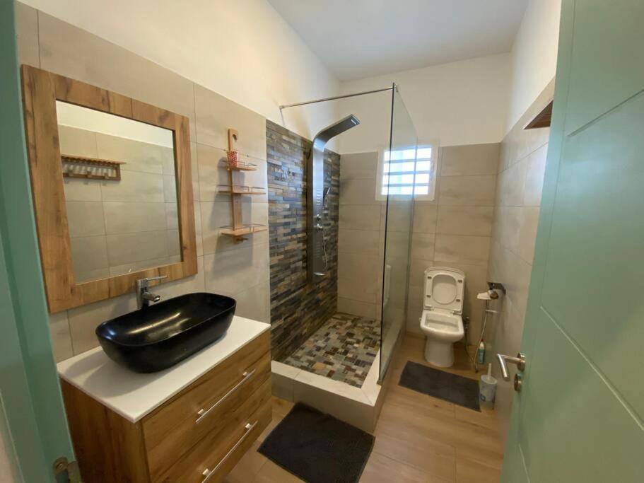 3 Bedroom Private In Calm Area Grand Bay